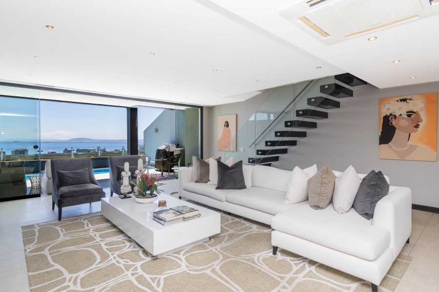 To Let 3 Bedroom Property for Rent in Green Point Western Cape